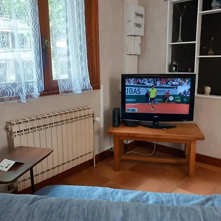 Maupas Apartment *