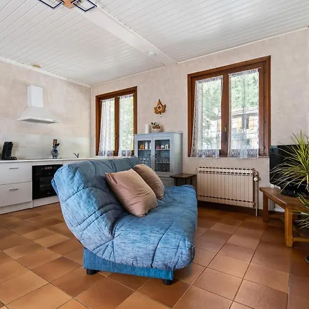 Apartament Maupas *