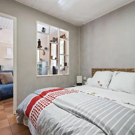 Maupas Apartamento *